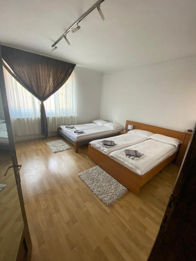 Permissive Villa Cluj-Napoca Esterno foto