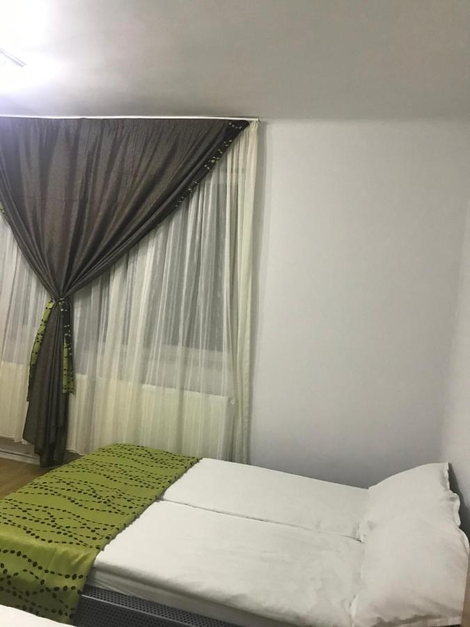 Permissive Villa Cluj-Napoca Esterno foto